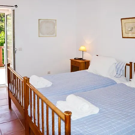 Sleeps 10 Pool Wifi * Adraga